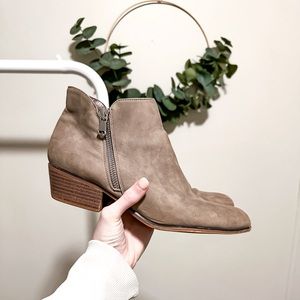 Crochet Taupe Booties with Zipper Details and Zipper Closure size 8